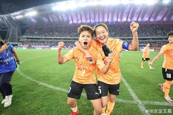 王霜亞冠奪冠慶典：榮譽中國，武漢江大未盡。