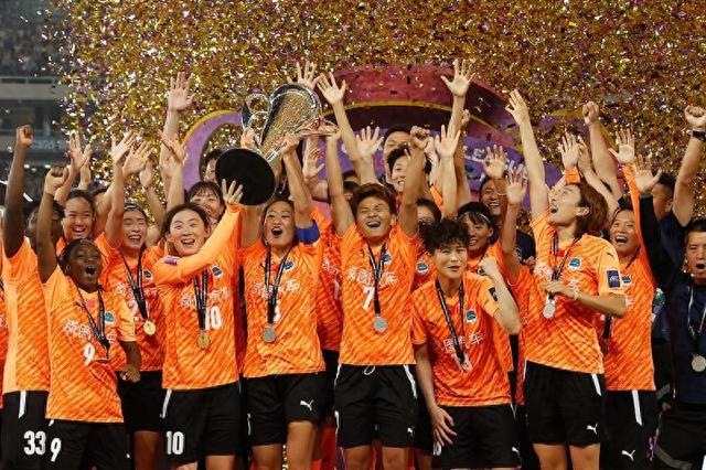 武漢江大女足奪冠，獲百萬元重獎(jiǎng)，不止于此。