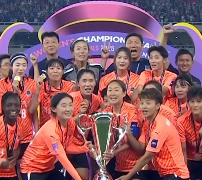 趙麗娜：武漢女足超強(qiáng)，不負(fù)觀眾支持