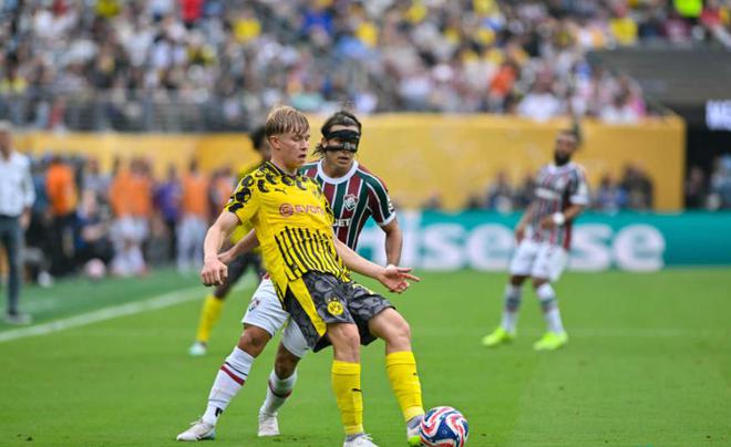 世俱杯冷門0-0，豪門無神采，門將救險得1分。