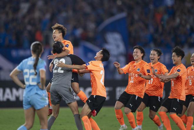 武漢女足奪冠，逆轉背后不屈精神激勵人心。