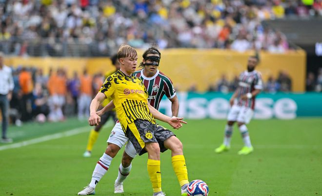 多特蒙德平弗盧米，科貝爾撲救神勇，小貝林首秀亮相。