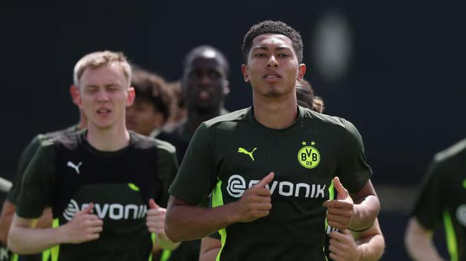 多特蒙德VS弗魯米嫩塞首發(fā)預(yù)測：吉拉西領(lǐng)跑鋒線，小貝林首發(fā)。