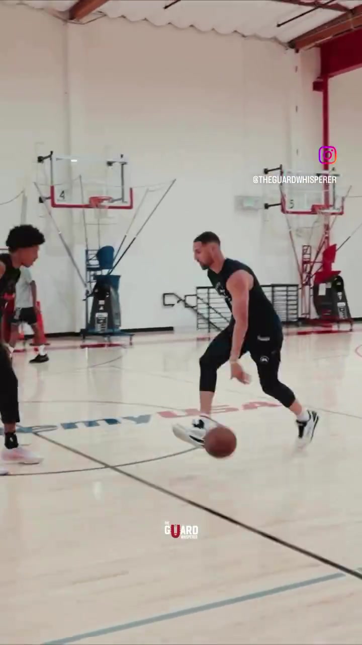 與高手對(duì)決提升自己郭昊文與克萊麥克朗一同訓(xùn)練打比賽