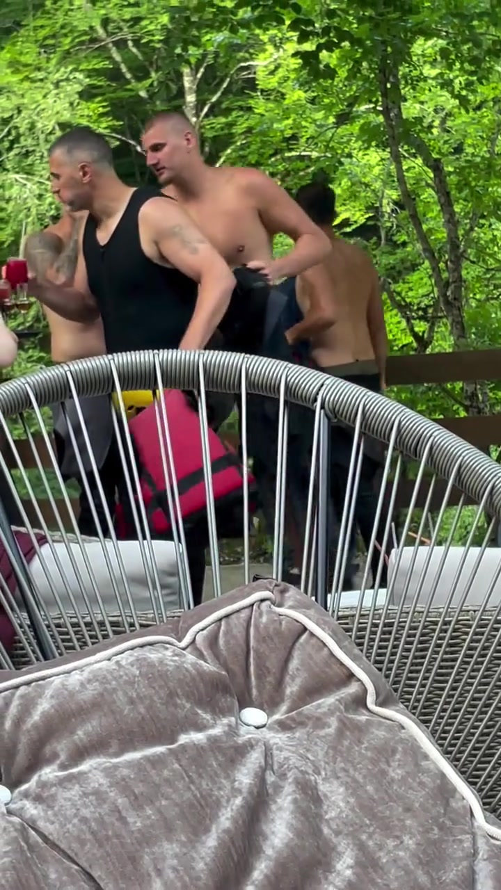 約基奇正在享受他的休賽期