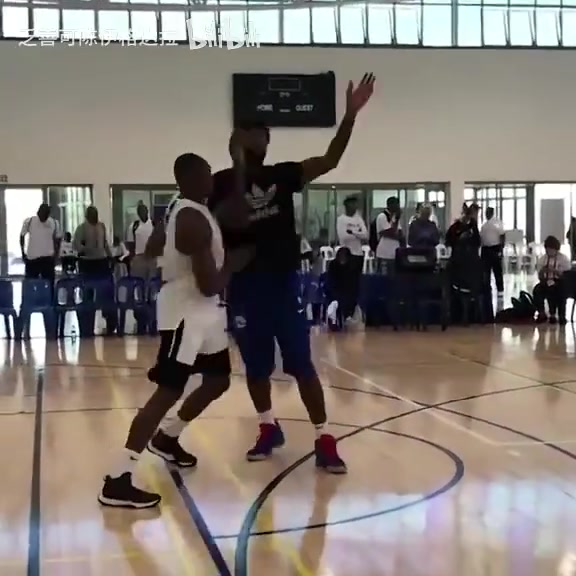 最好的恩比德早期恩比德與比永博單挑中展現(xiàn)頂級天賦