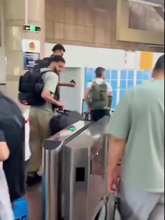 行走的人形高達(dá) 文班亞馬真是太帥太亮眼了