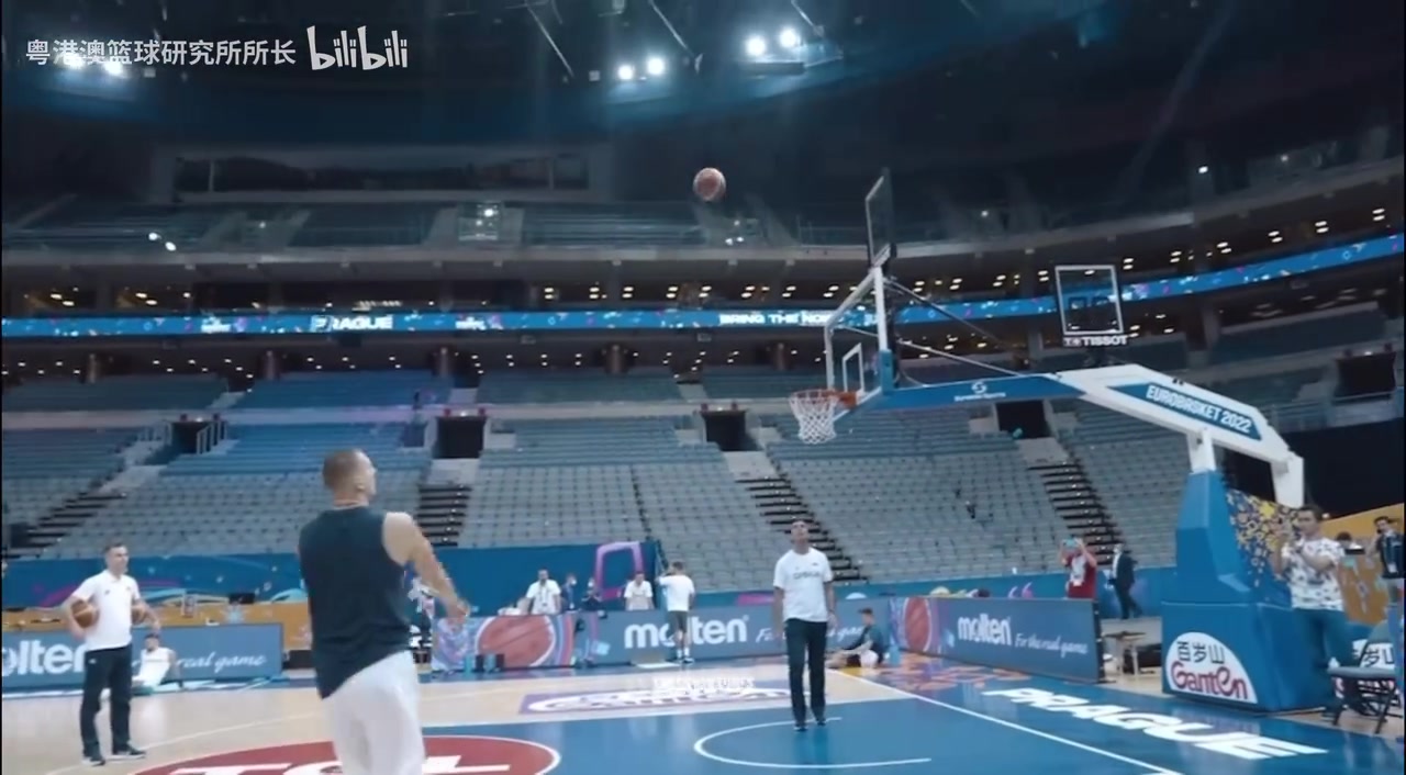 這腳步簡直就是藝術(shù)一起來欣賞約老師以前的訓(xùn)練吧