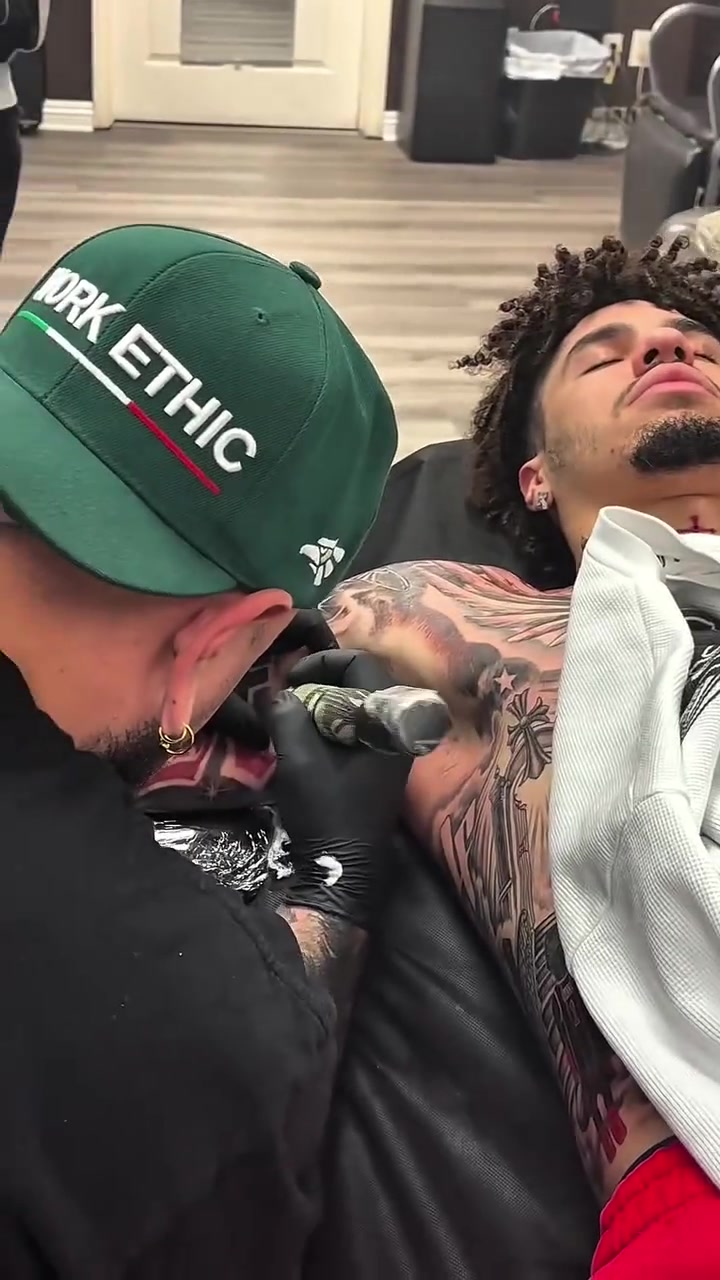 三球休賽期再添新文身