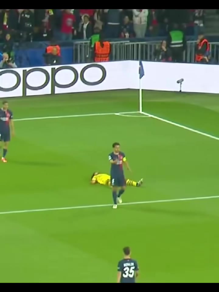 太有喜感了阿德耶米輕松的混剪誰能不愛阿德耶米呢