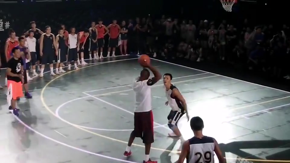 李觀洋單挑科比全過程這令多少科比門徒羨慕呀