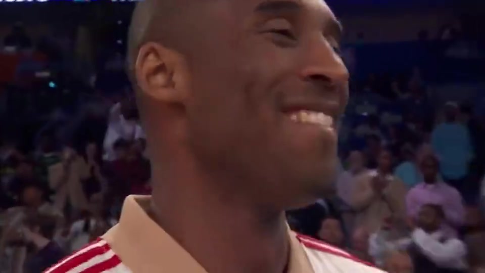 比爾-拉塞爾曾說永遠不會穿湖人球衣 可是因科比 他破例了