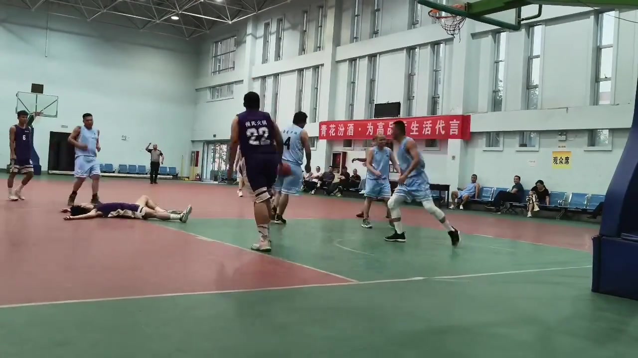 體型已經(jīng)大優(yōu)勢(shì)了還出招就過(guò)分了啊