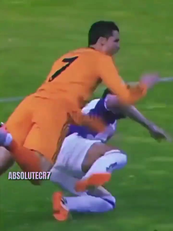 國外網(wǎng)友這次膝傷讓C羅的過人大不如以前了