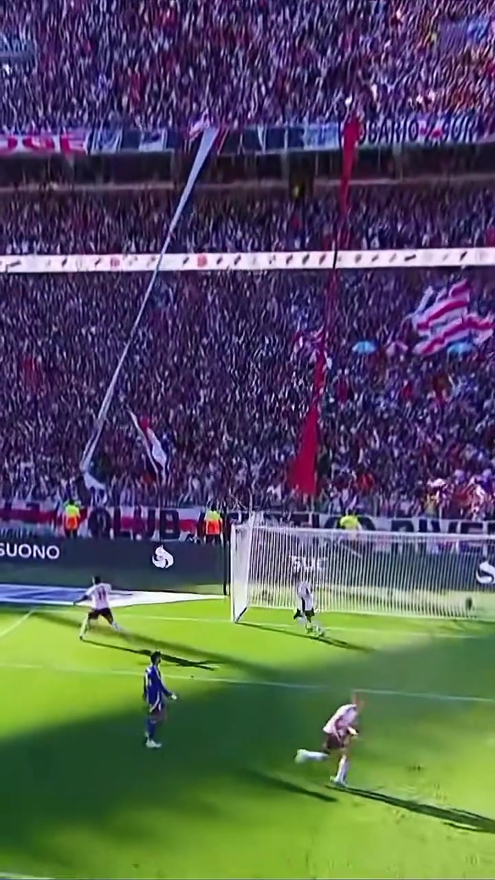 高級貨17歲皇馬小將馬斯坦托諾這定位球相當(dāng)有說法啊