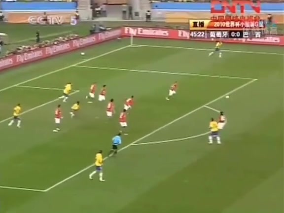 2010年賀煒怒批C羅這射門實(shí)在是目中無人隊(duì)友都露出不滿