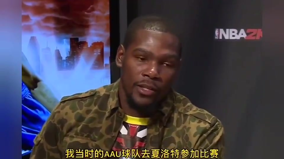 杜蘭特此前回憶第一次認(rèn)識(shí)庫里那年十歲以為庫里是白人