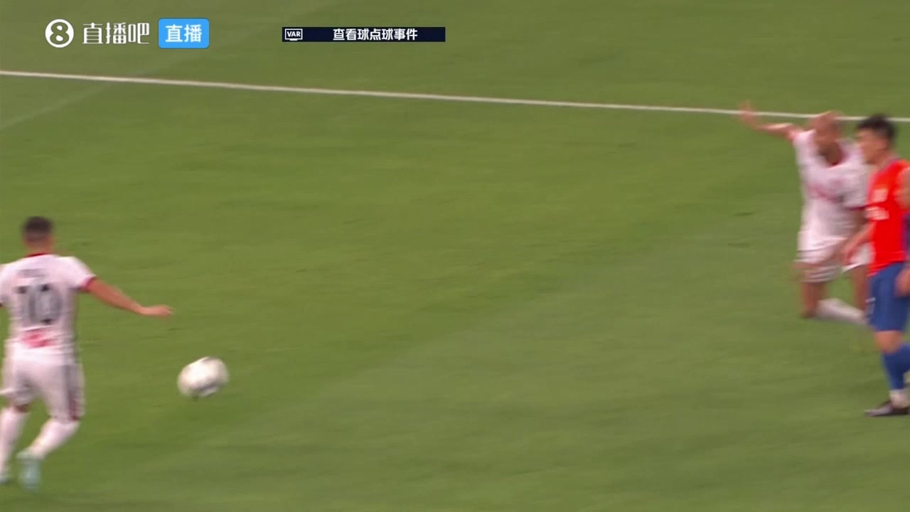 我的眼睛黃政宇這是要打籃球嗎黃政宇離譜手球送點(diǎn)