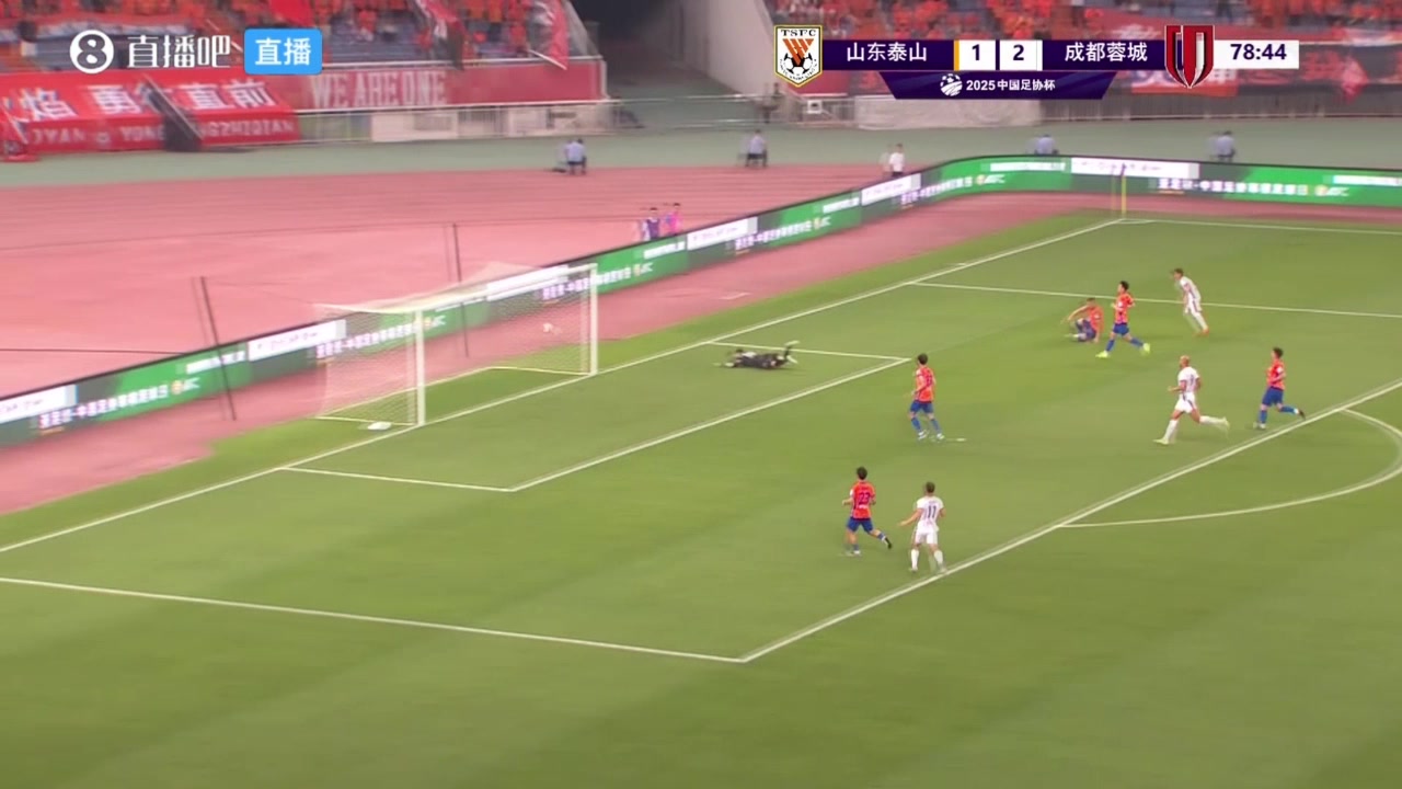 對(duì)泰山防守不滿韋世豪射門后卡扎爾氣得抓狂