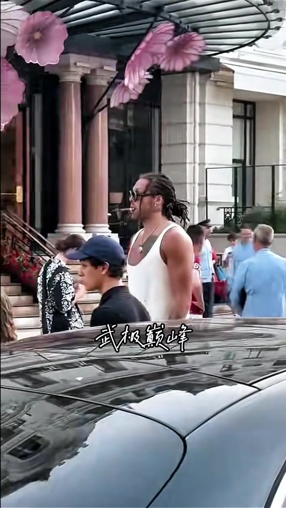 簡直太帥了在摩納哥遇到阿隆戈登