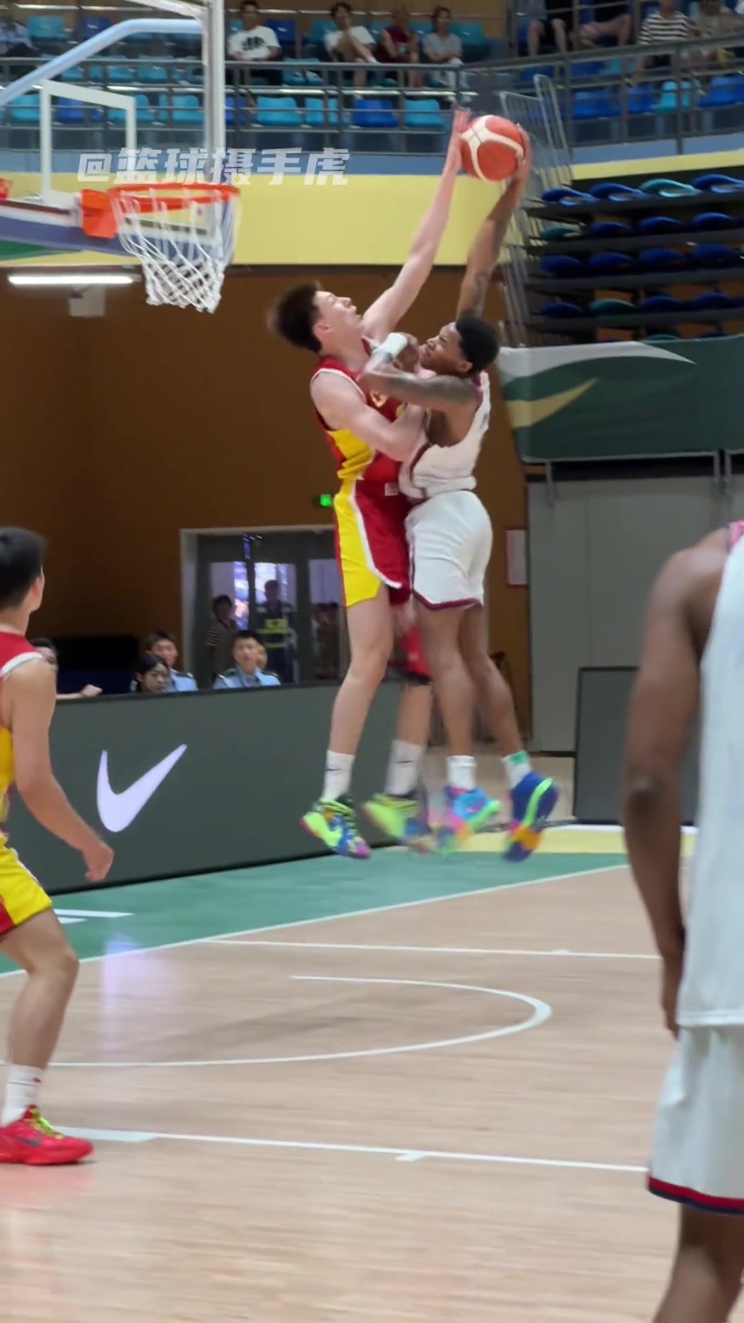 郇斯楠拒絕被隔扣有血性敢跳起來就很棒了