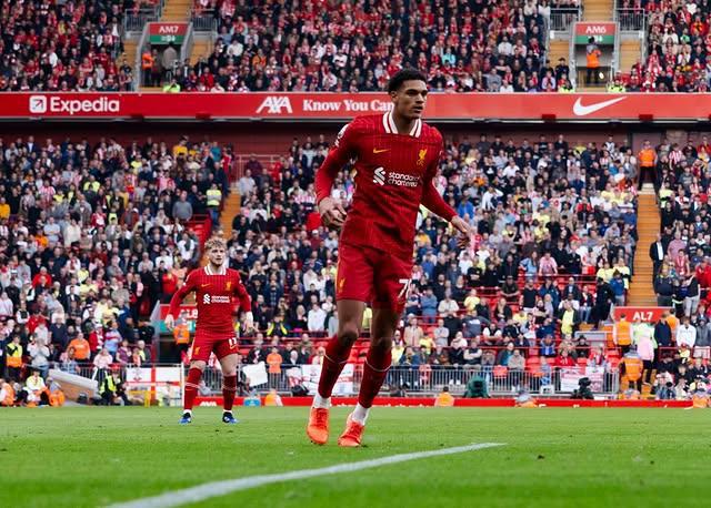 藥廠紅軍轉(zhuǎn)會(huì)費(fèi)分歧，滕帥扎卡為核心。