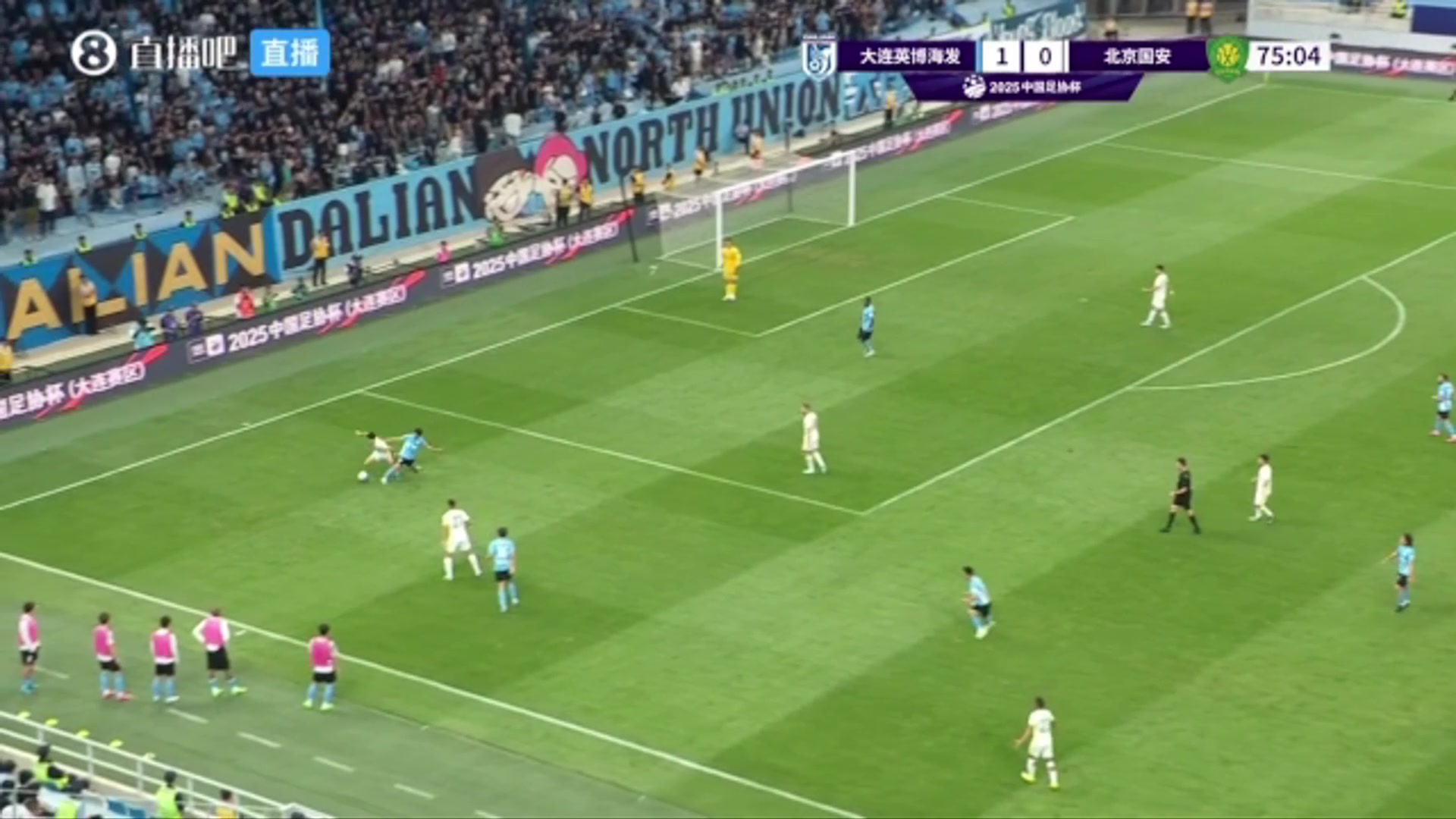 個(gè)人能力太強(qiáng)了毛偉杰積極拼搶回球權(quán)王楚淇真能跑啊