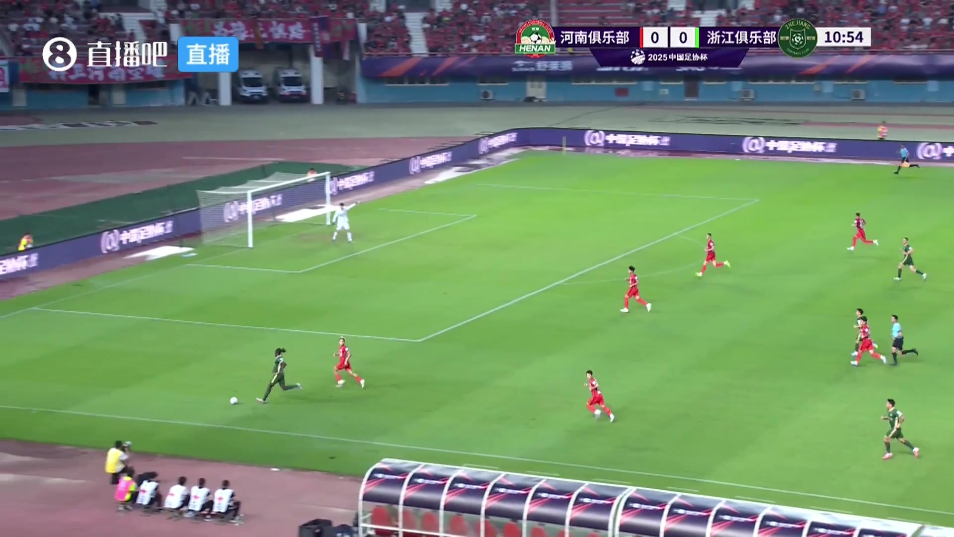 奧烏蘇底線強(qiáng)突送助攻弗蘭克門前搶點(diǎn)得手