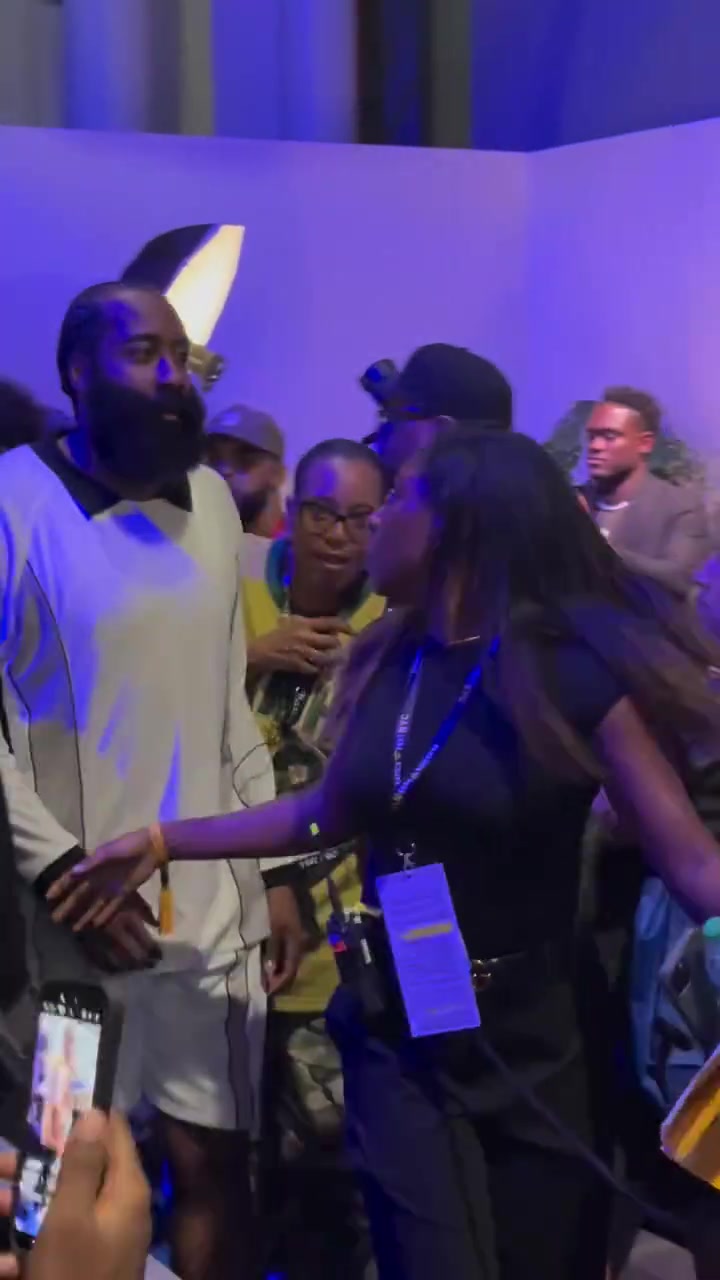 哈登參加Fanastics Fest活動(dòng)