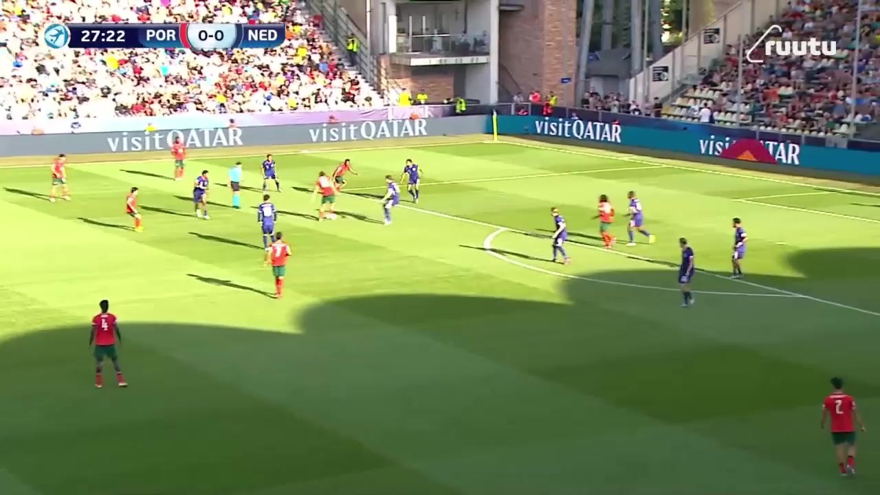 太追求角度了昆達(dá)主罰點(diǎn)球擊中立柱彈出葡萄牙錯(cuò)失領(lǐng)先良機(jī)