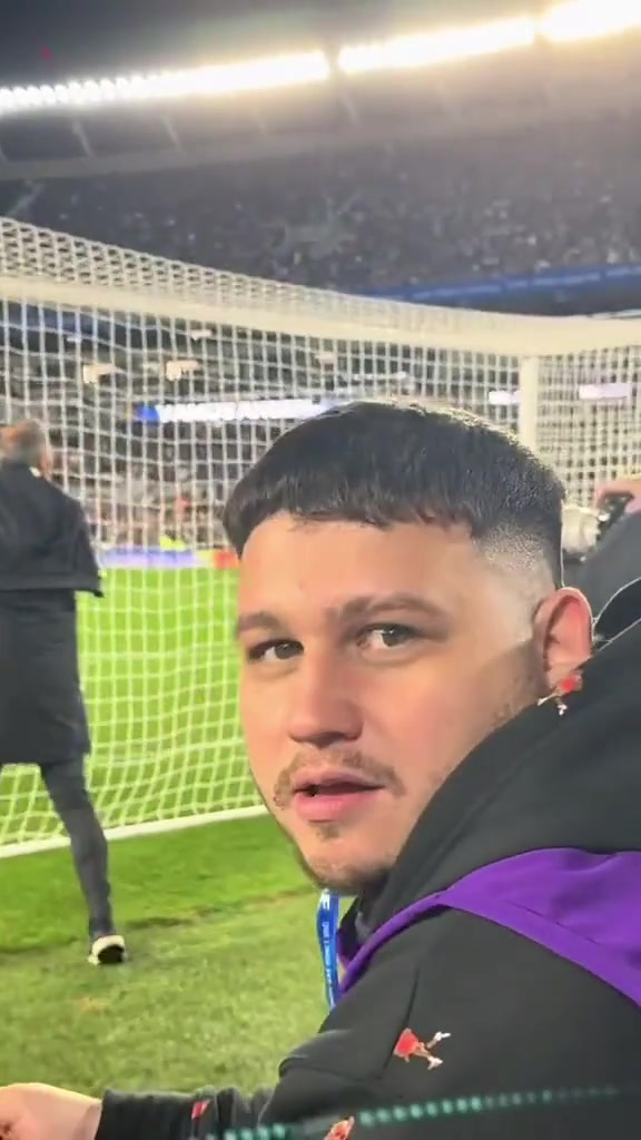 真是好位置小哥被梅西賽前熱身刁鉆射門秀到