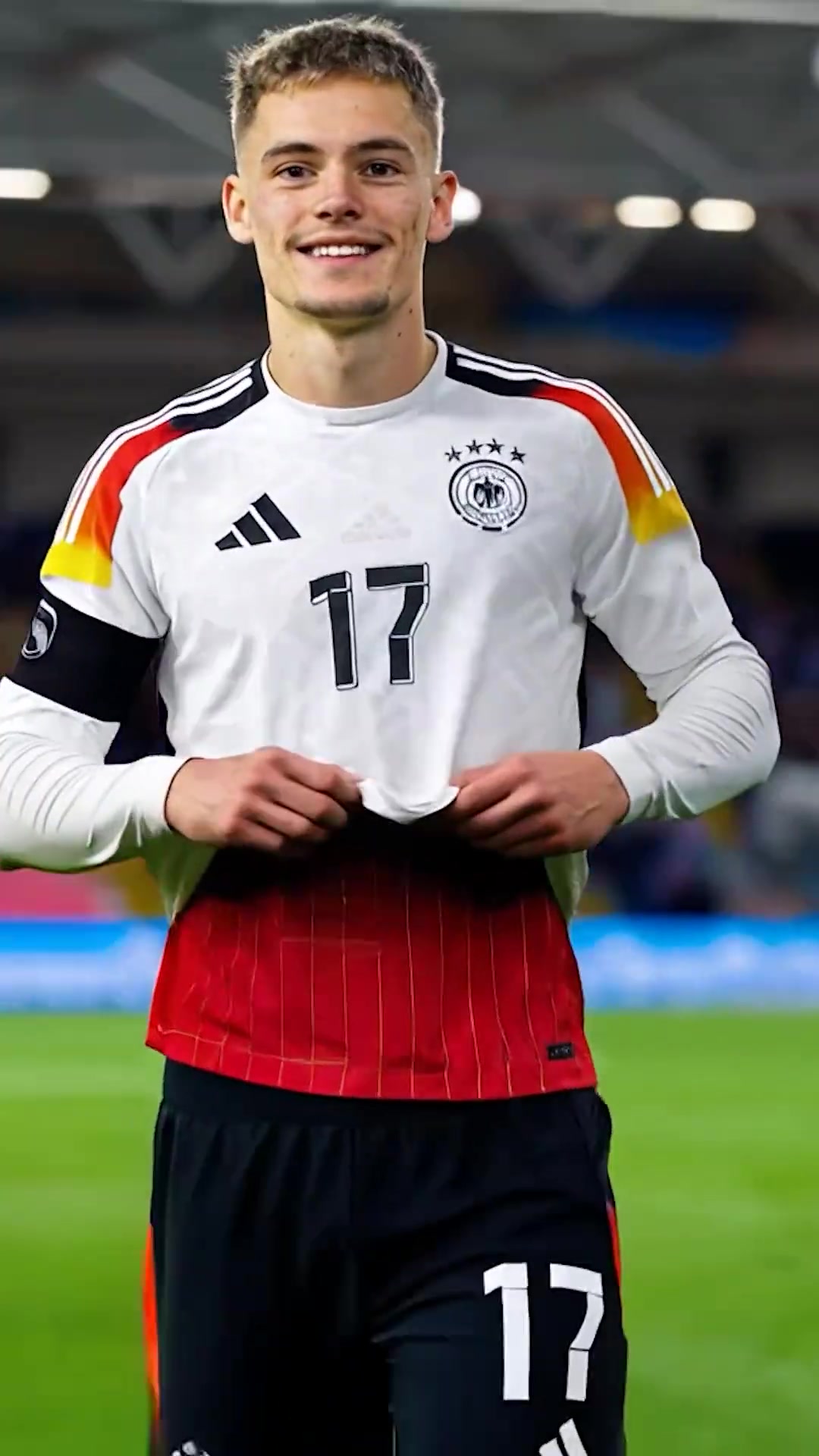 詹俊是真開心啊用上喜慶的音樂歡迎維爾茨參軍