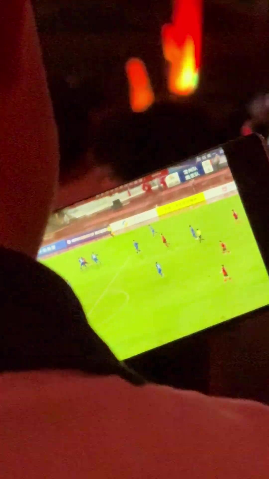 蘇超門(mén)票經(jīng)濟(jì)實(shí)惠這位大哥的觀賽位置可不便宜啊