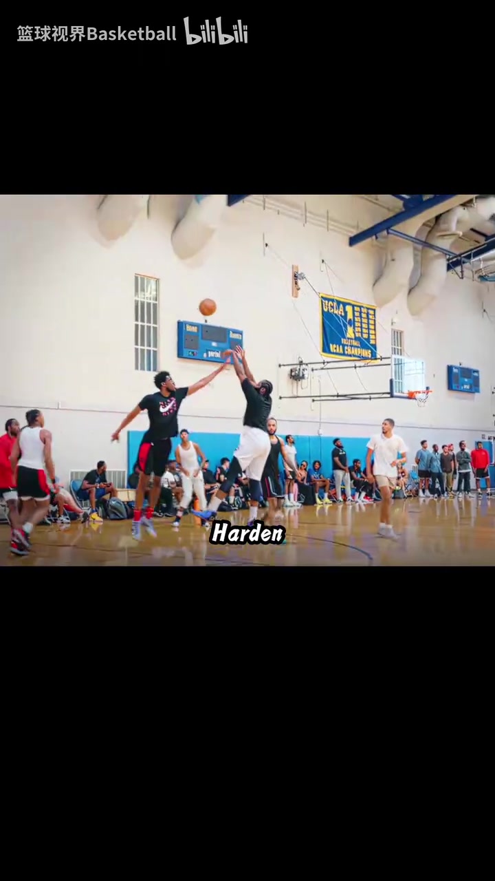 絲滑好久沒(méi)看哈登打球了來(lái)看看以前的哈登是怎么打野球的吧