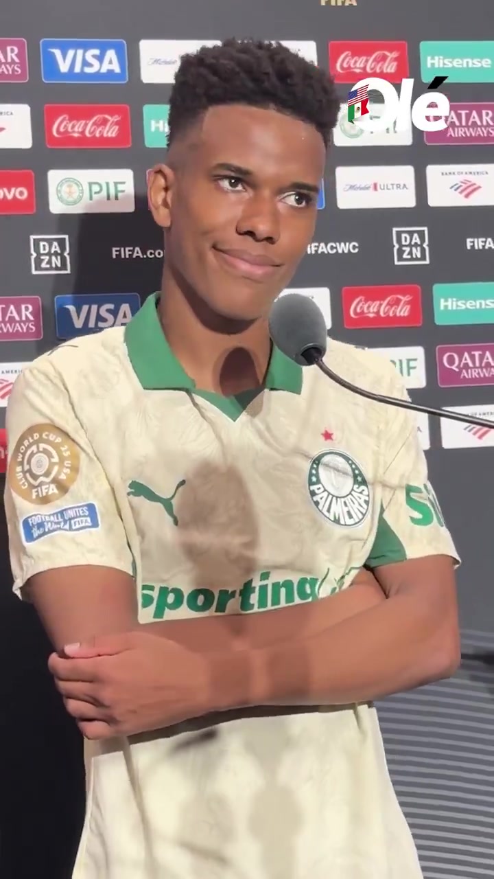 埃斯特旺難以置信我從小看梅西踢球在PS上經(jīng)常使用他