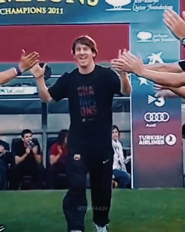 那年梅西剛來巴薩意氣風(fēng)發(fā)而他離開巴薩時(shí)至今仍無法釋懷