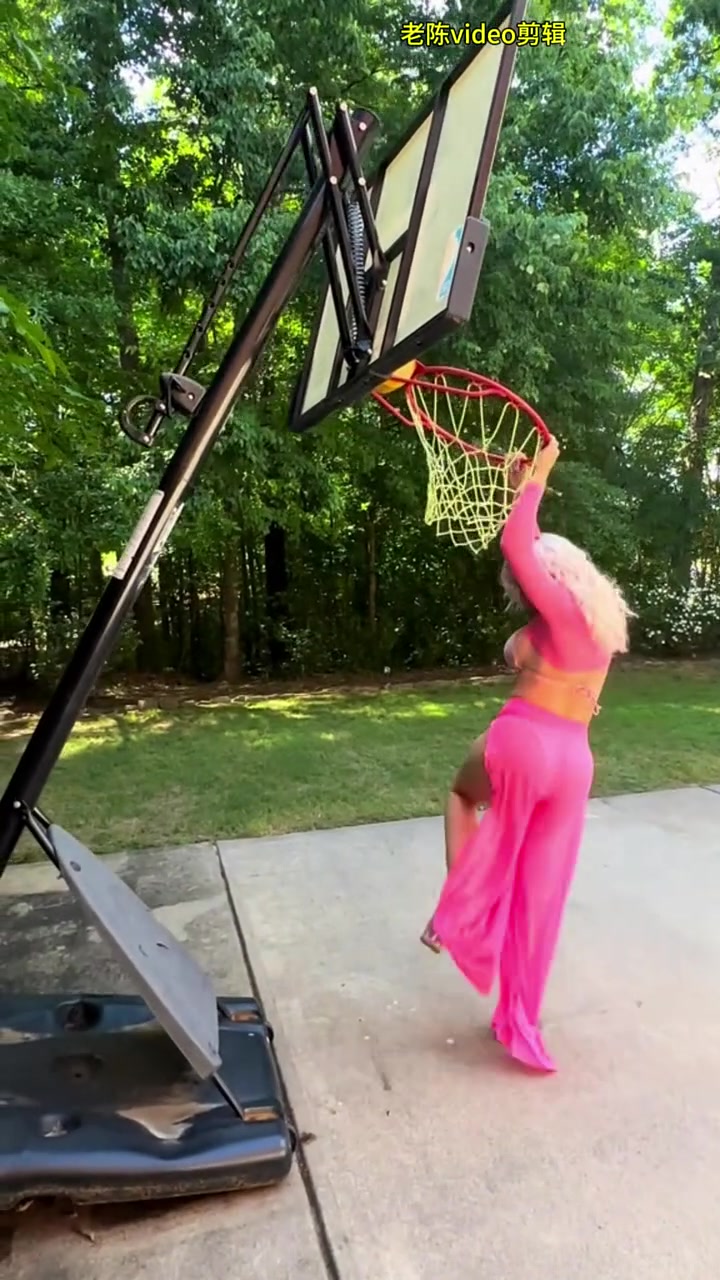 老妹你這個(gè)吊框暴扣我必須給你打十分