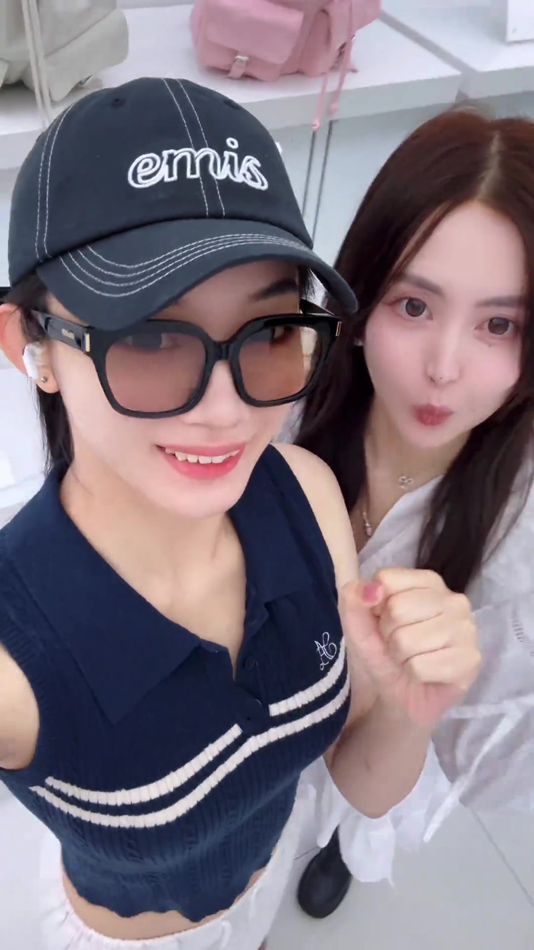 最喜歡誰(shuí)啊美女主播婧雯曬幾位女主播們的小聚