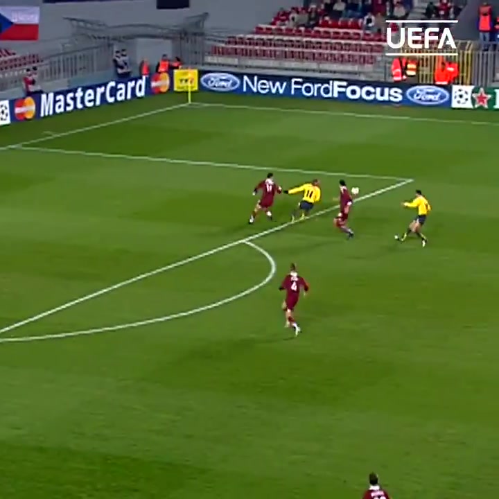 太風騷了當年亨利神級停球外腳背破門什么水平