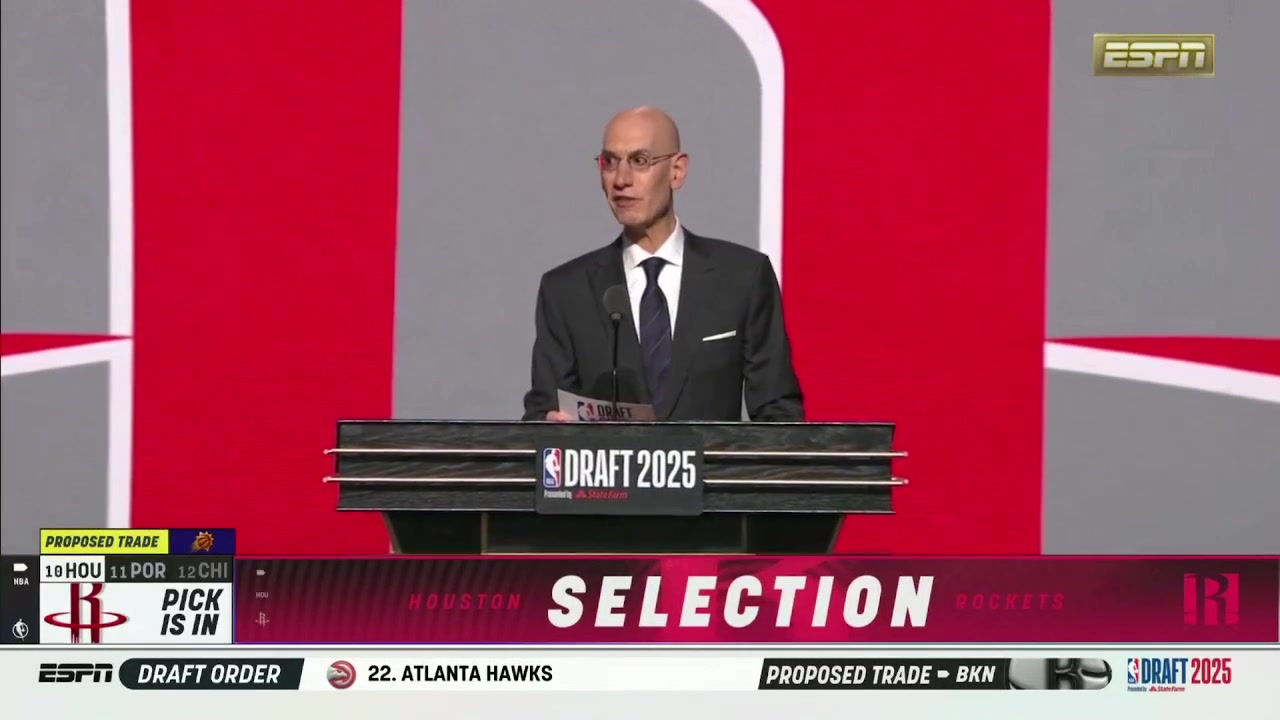 淚灑當場南蘇丹馬盧阿奇跌落至太陽第十順位 上臺同蕭華握手