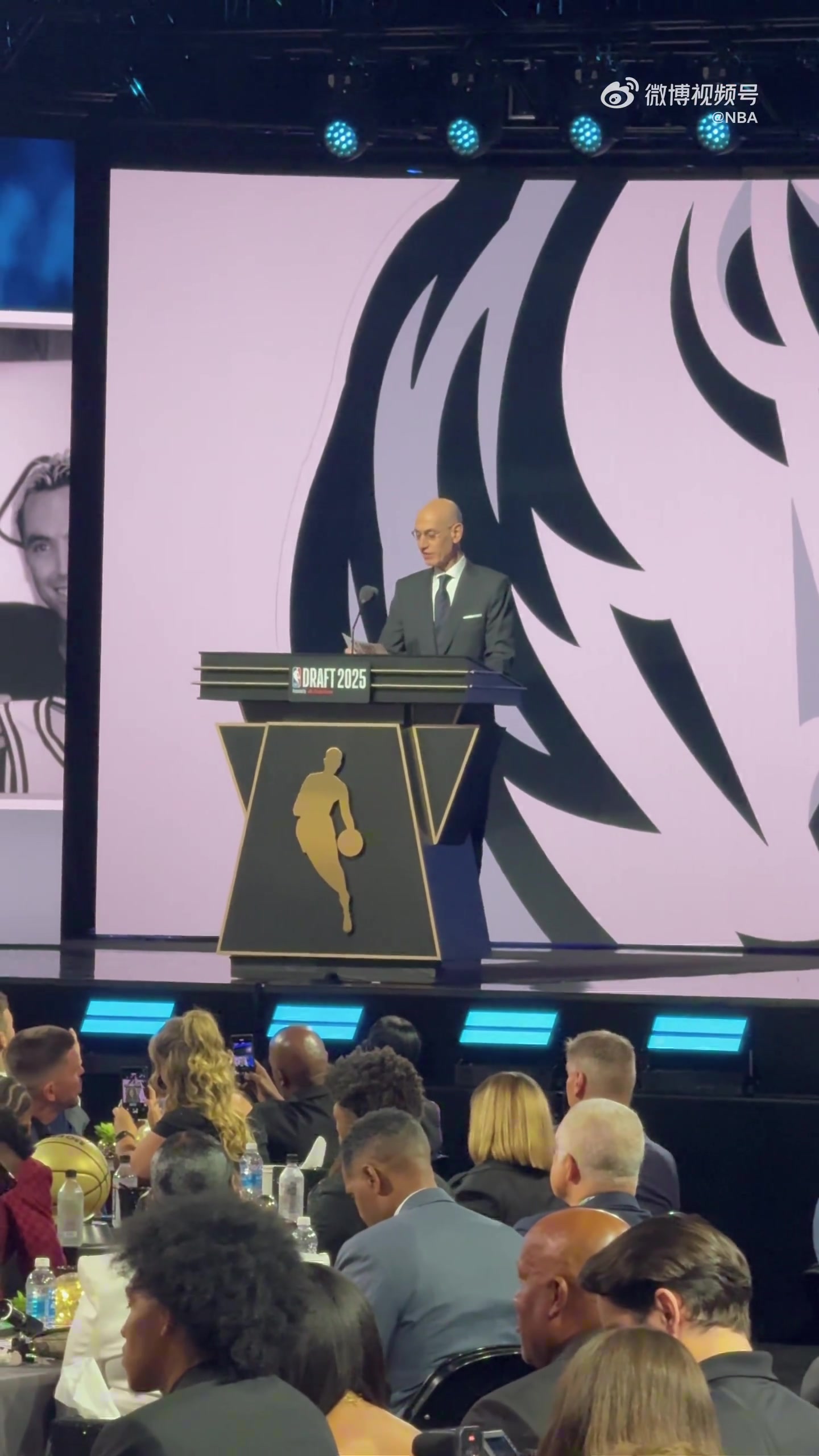 感受現(xiàn)場熱烈氛圍弗拉格當(dāng)選狀元現(xiàn)場版歡呼和掌聲巨大