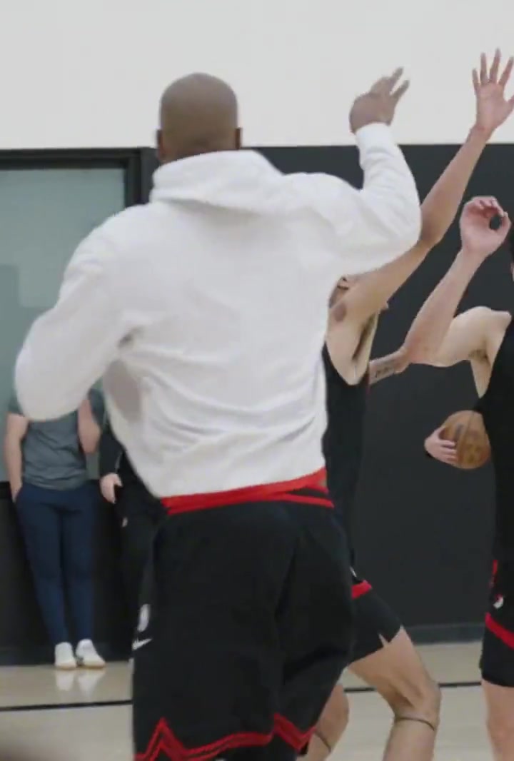 難怪選他進(jìn)攻組織無所不能楊瀚森開拓者試訓(xùn)視頻曝光