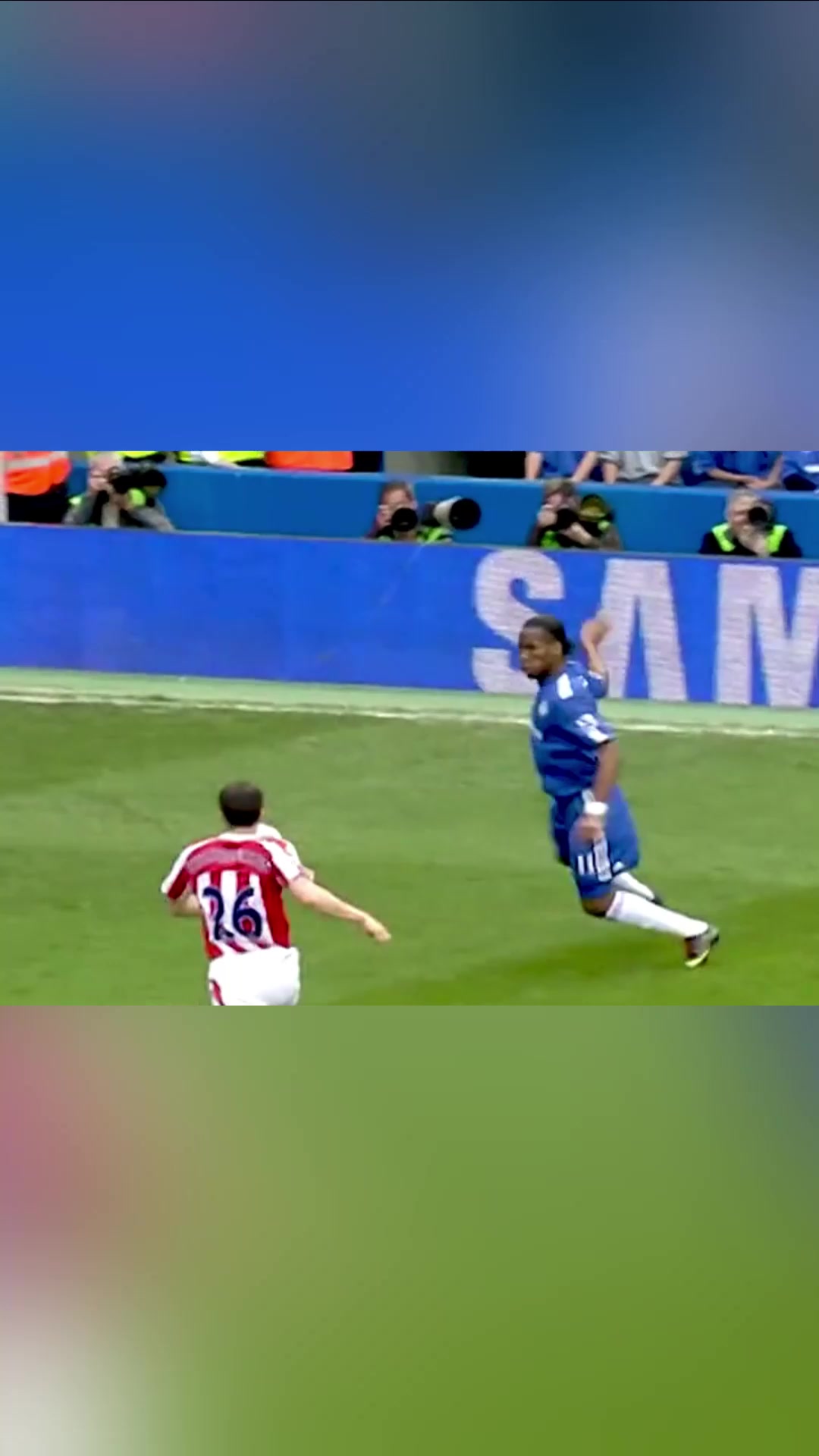 德羅巴神級蝎子擺尾停球送助攻直接讓進球甘當綠葉