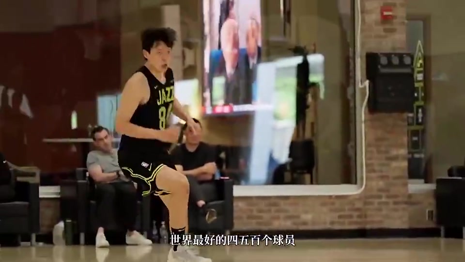 訓(xùn)練師告誡楊瀚森試訓(xùn)時(shí)沒(méi)有朋友可言要像姚明一樣統(tǒng)治一切