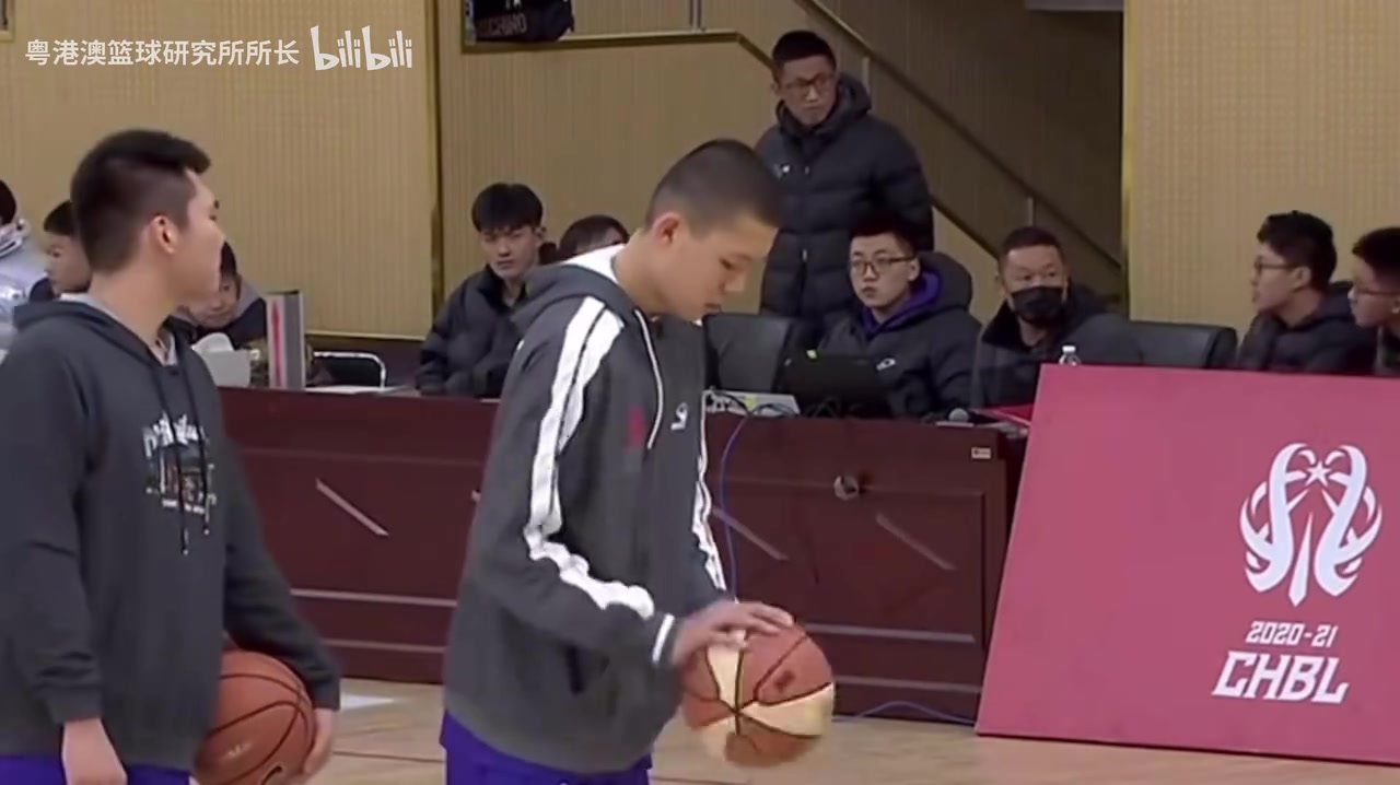 青澀五年前還在打耐高的楊瀚森現(xiàn)在成了NBA的首輪秀