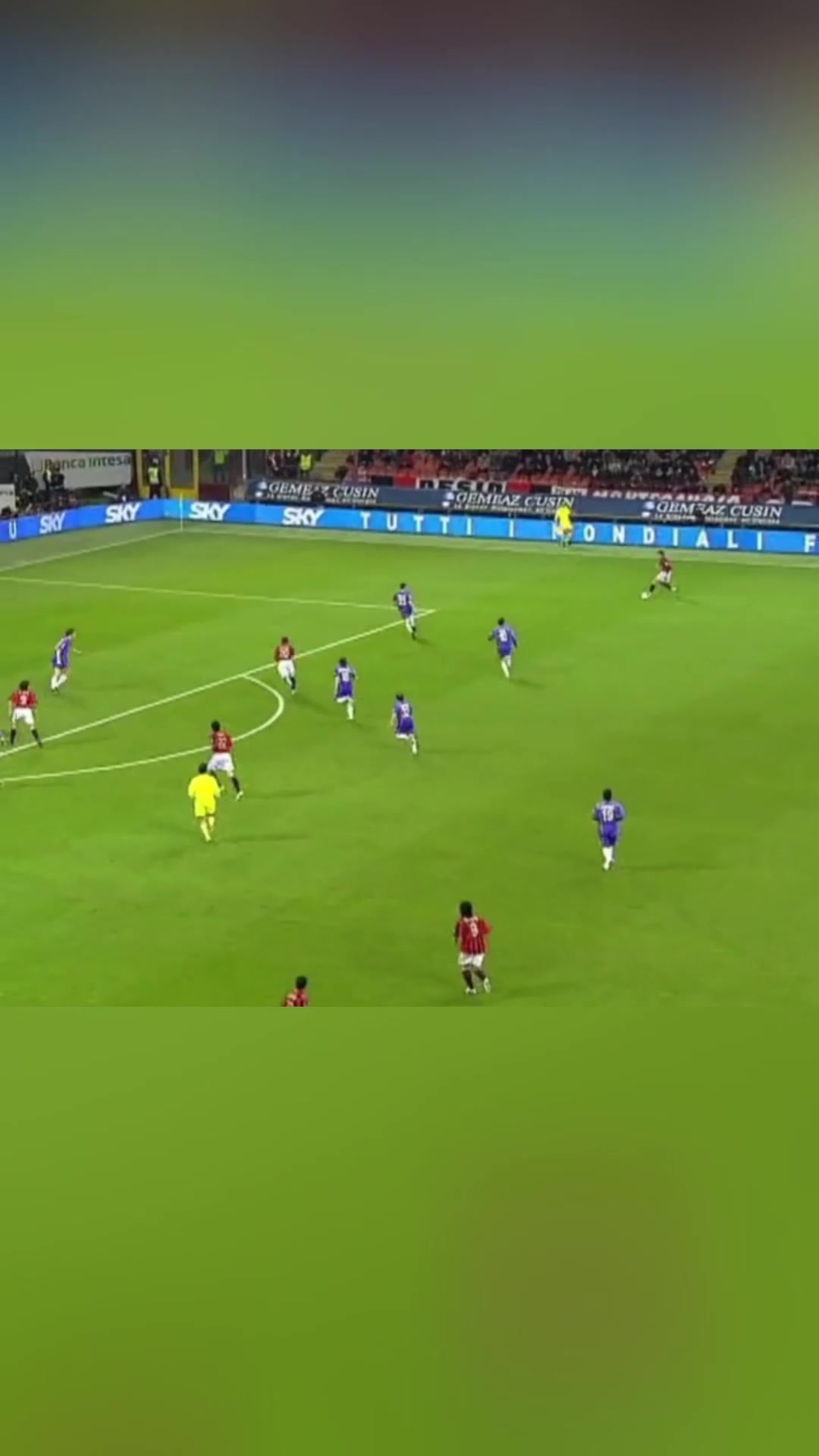 多么美得畫面科斯塔庫(kù)塔傳中卡卡勢(shì)大力沉的頭球破門