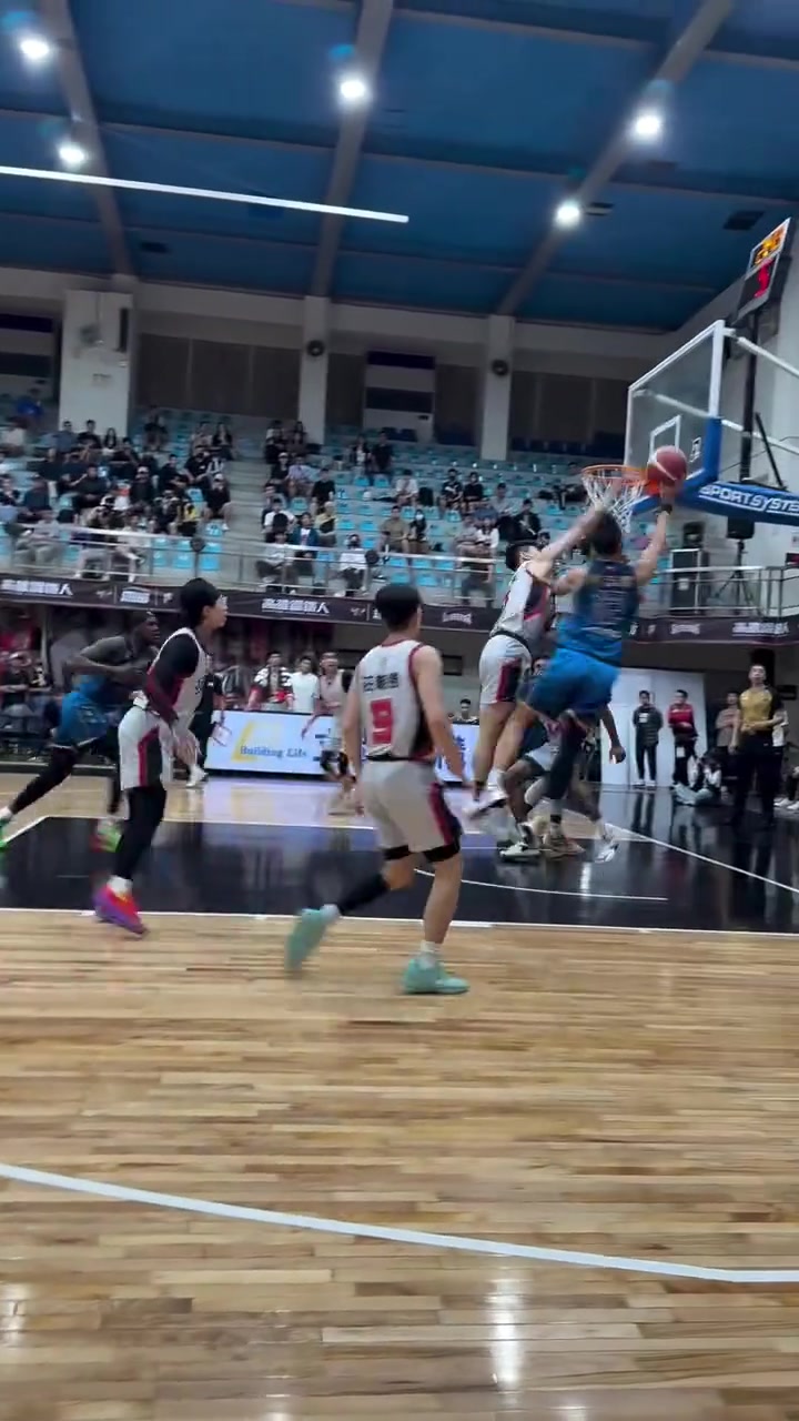 巔峰得多強(qiáng)啊廣廈名宿林志杰43歲還能這樣轉(zhuǎn)身上籃