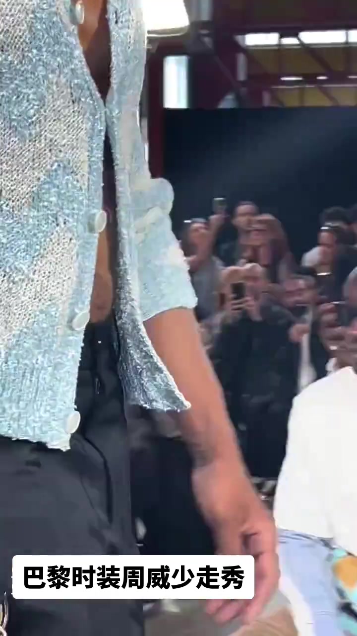 頂級(jí)黑皮體育生威少休賽期還要兼職當(dāng)模特走秀