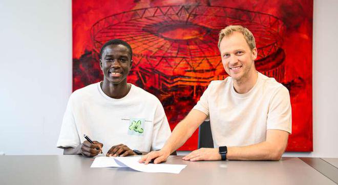 勒沃庫(kù)森簽約塞內(nèi)加爾后衛(wèi)法耶，20歲新援加入。