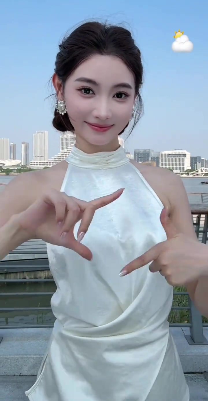 我多看了幾眼金佳悅艾倫不會(huì)誤會(huì)吧